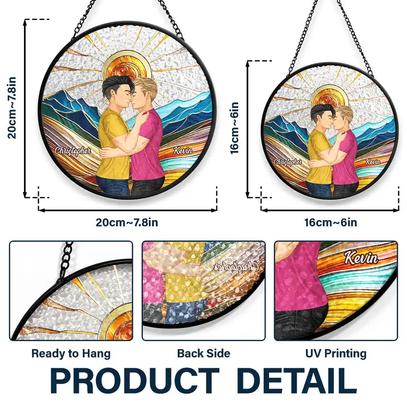 Couple s'embrassant au soleil - Attrape-soleil personnalisé à suspendre sur un vitrail 