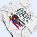 Derrière chaque infirmière qui croit en elle-même - Cadeau pour infirmière - T-shirt personnalisé