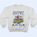 Je suis une reine du ponton et une maman de chien - Cadeau pour les amoureux des animaux, les amateurs de pontoning, les amoureux du lac, les voyageurs - T-shirt personnalisé