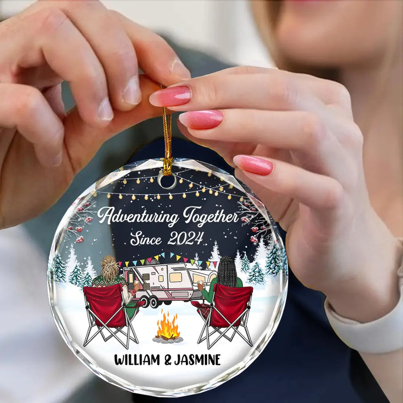 Christmas,Camping,Campsite,Gift For Couples,Gift For Husband,Gift For Wife,Gift For Boyfriend,Gift For Girlfriend,Happy - Happy Campers Christmas - Personalized Circle Glass Ornament