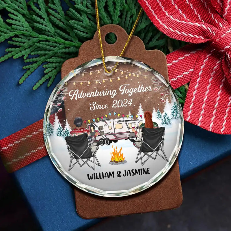 Christmas,Camping,Campsite,Gift For Couples,Gift For Husband,Gift For Wife,Gift For Boyfriend,Gift For Girlfriend,Happy - Happy Campers Christmas - Personalized Circle Glass Ornament
