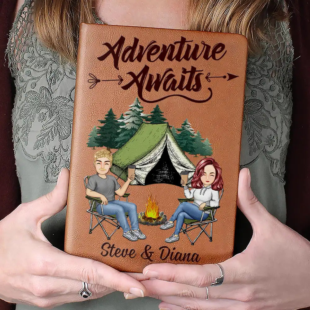 Gift For Husband,Gift For Couples,Gift For Wife,Gift For Boyfriend,Gift For Girlfriend,Camping,Campsite,Happy - The Adventure Book Cartoon Couple Camping - Personalized Leather Journal