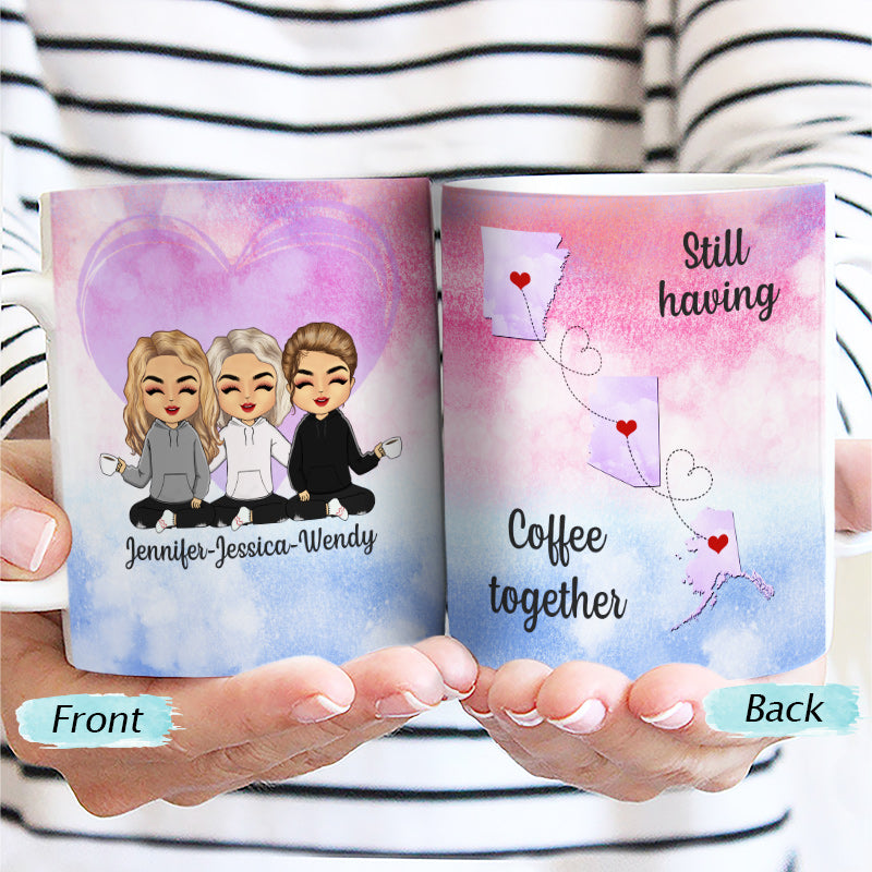 Toujours en train de prendre un café ensemble - Cadeau pour les meilleurs amis - Tasse blanche personnalisée bord à bord