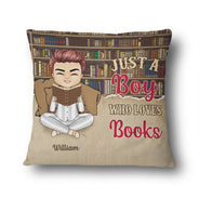 Oreiller personnalisé « Lecture Chibi Boy Just A Boy »