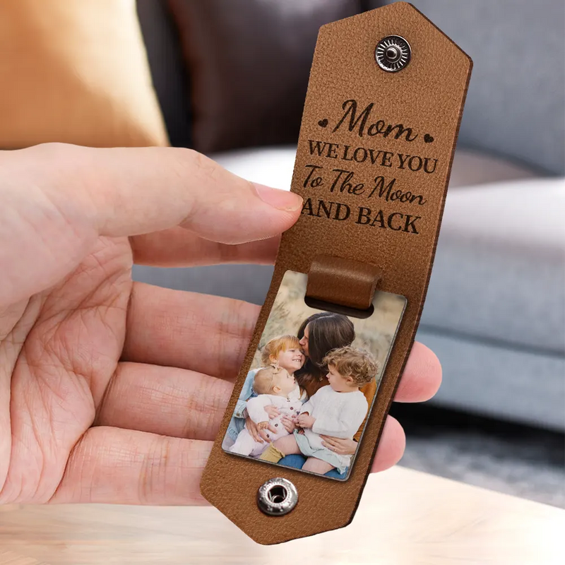 Custom Photo Mother Holds My Heart Forever - Gift For Mom, Mama - Personalized Leather Photo Keychain