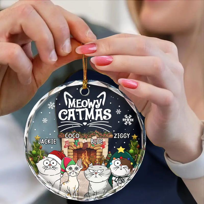 Décoration en verre ronde personnalisée avec chats de dessin animé rigolos « Meowy Catmas » 