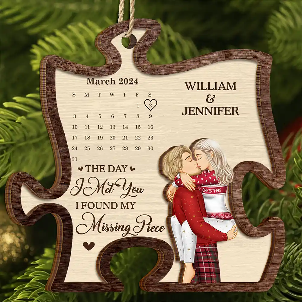Calendar The Day I Found My Missing Piece Kissing Couple - Personalized 2-Layered Wooden Ornament