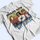 Les amoureux des animaux aiment les grands-parents, mais en plus cool ! Cadeau pour les amoureux des chiens et des chats ! T-shirt personnalisé