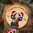 Couple ensemble depuis - Anniversaire, cadeau de Noël pour conjoint, amant, mari, femme, petit ami, petite amie - Ornement en tranche de bois personnalisé