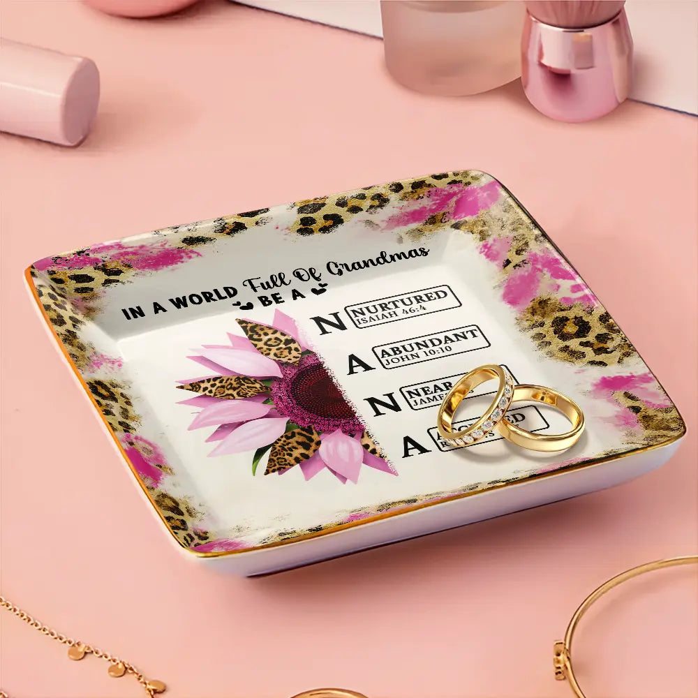 Gift For Yourself, Gift For Women, Gift For Grandma, Love - Sunflower Title World Full Of Grandmas - Personalized Ring Dish