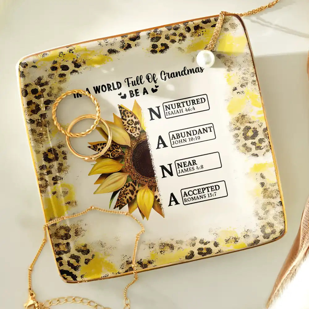 Gift For Yourself, Gift For Women, Gift For Grandma, Love - Sunflower Title World Full Of Grandmas - Personalized Ring Dish