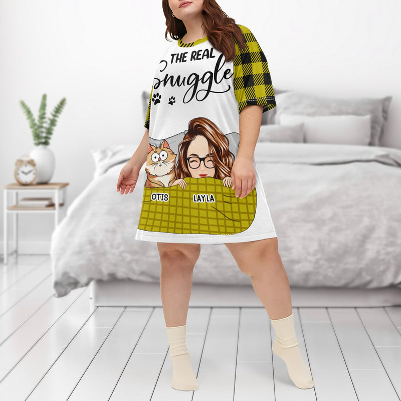 The Real Snuggle Cartoon Style - Gift For Cat Lovers, Cat Mom - Personalized Women's Sleep Tee