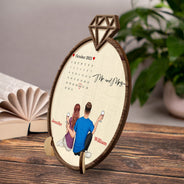 Calendrier pour couple marié/fiancé - Cadeau pour couple - Plaque en bois personnalisée à 2 couches avec support 
