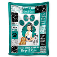 Les amoureux des animaux sont facilement distraits par les chiens et les chats - Cadeau pour les amoureux des animaux - Couverture polaire personnalisée