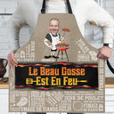Gift For Husband,Gift For Boyfriend,Gift For Yourself,Gift For Men,Gift For Grandpa,Grandpa's Hobby,Gift For Father,Dad's Hobby,Grilling,French,Non-Eng,Photo,Icon,Playful - Photo Personnalisable Le Beau Gosse Est En Feu Barbecue - Tablier Personnalisé