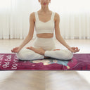 Serviette de yoga personnalisée avec boisson et vin pour chats