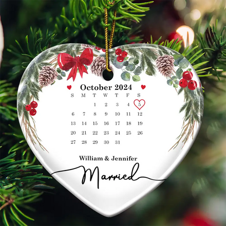 Calendrier de Noël Couple Mariés Fiancés - Ornement en céramique en forme de cœur personnalisé 