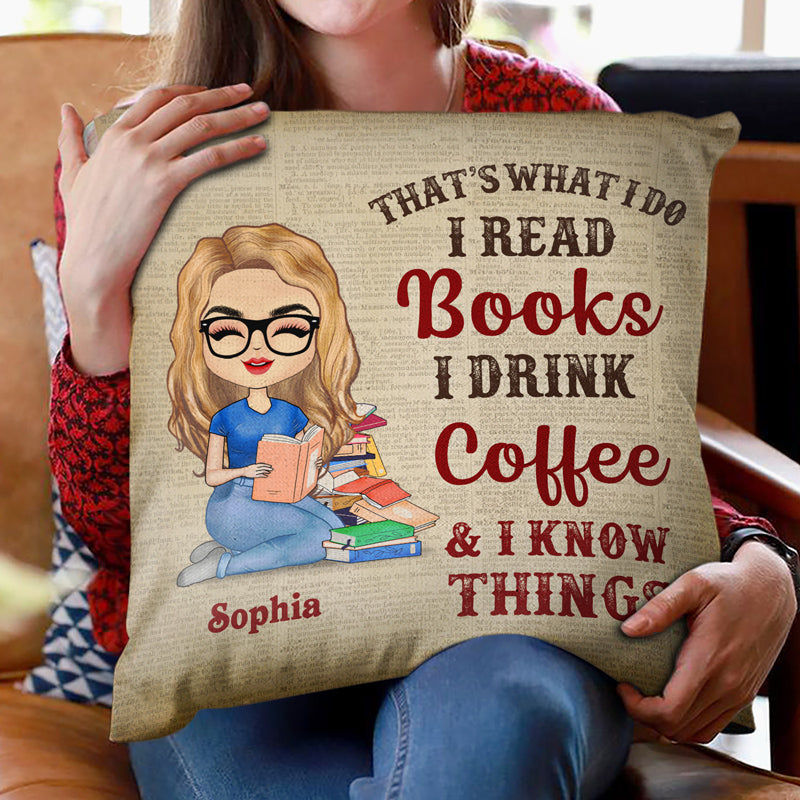 Une fille qui aime lire des livres vintage - Cadeau de lecture - Oreiller personnalisé