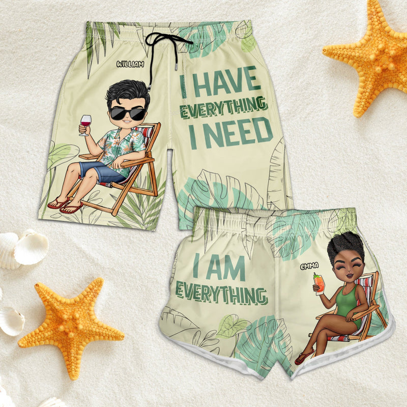 J'ai tout ce dont j'ai besoin - Cadeau pour couples, mari, femme, petit ami, petite amie - Short de plage personnalisé pour couple