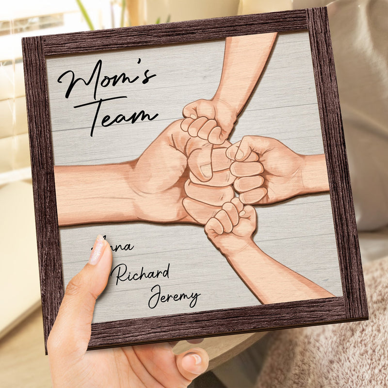 Punching Hand - Birthday, Loving Gift For Mom, Mum, Nana, Dad, Papa - Personalized 2-Layered Wooden Plaque With Stand