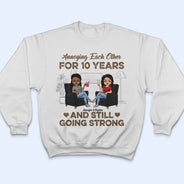 Couple s'ennuyant mutuellement, fierté mari/femme - Cadeau couple - T-shirt personnalisé