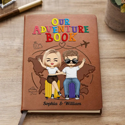 Notre carnet d'aventures Voyage en couple - Journal en cuir personnalisé