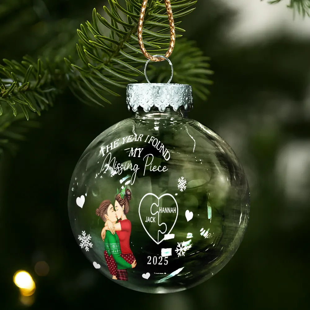 Gift For Couples,Christmas,Love - The Year I Found My Missing Piece Kissing Couples - Personalized Ball Ornament