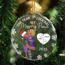 The Year I Found My Missing Piece Kissing Couples - Personalized Circle Glass Ornament