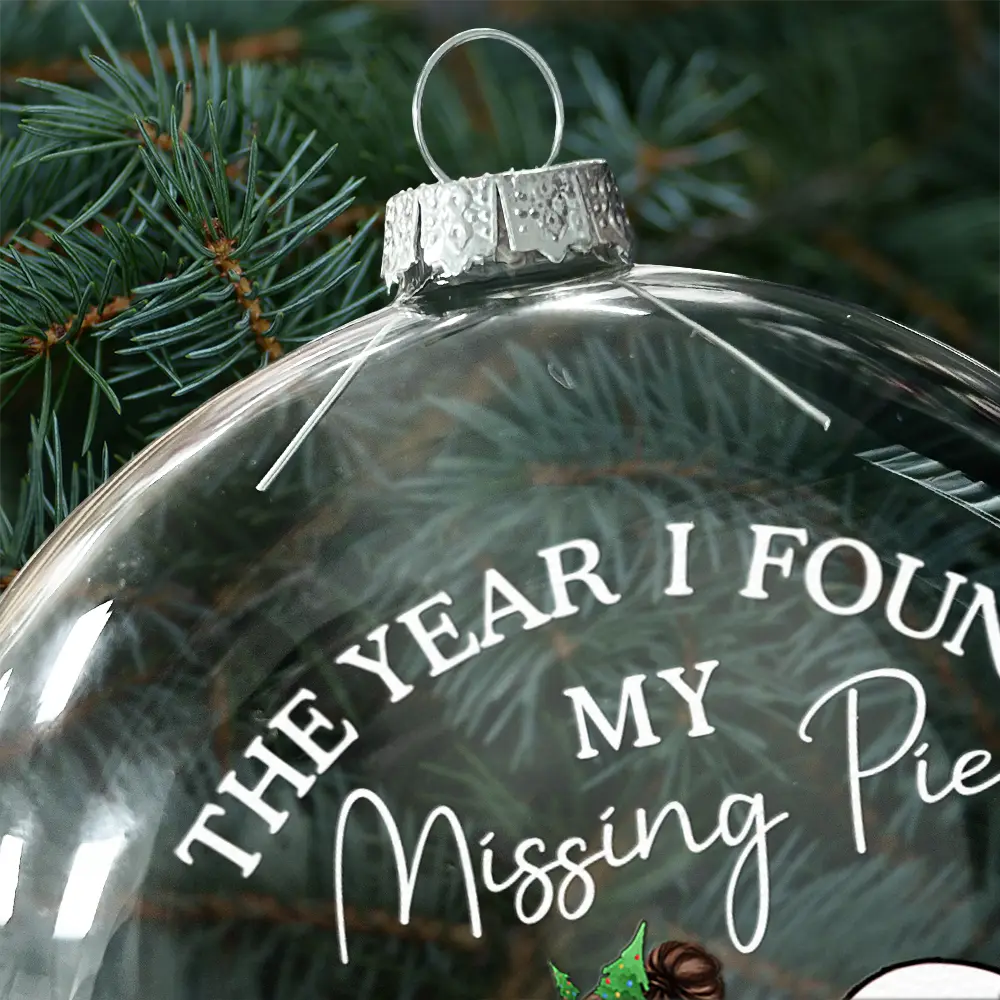 Love,Gift For Couples,Gift For Husband,Gift For Wife,Gift For Boyfriend,Gift For Girlfriend,Christmas - The Year I Found My Missing Piece Kissing Couples - Personalized Clear Flat Ball Ornament