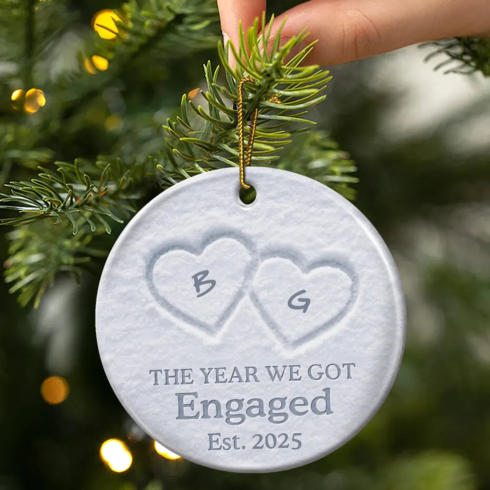 Gift For Couples,Gift For Husband,Gift For Wife,Gift For Boyfriend,Gift For Girlfriend,Anniversary,Wedding Anniversary,Love - The Year We Became Mr & Mrs Initial Letter - Personalized Circle Ceramic Ornament