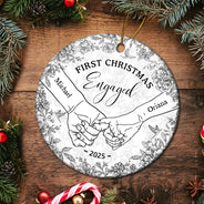 Christmas, Gift For Couples, Gift For Husband, Gift For Wife, Gift For Boyfriend, Gift For Girlfriend, Love - Toile De Jouy Holding Hands First Christmas Couple - Personalized Circle Ceramic Ornament