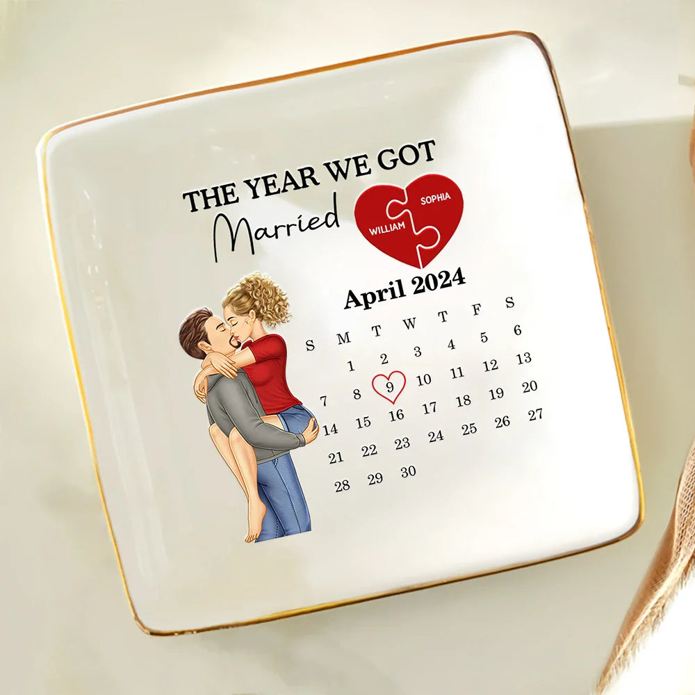 The Year We Got Engaged Married Kissing Couples Calendar - Personalized Ring Dish
