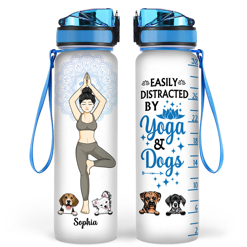 Facilement distrait par le yoga et les chiens - Cadeau pour les amoureux du yoga et des chiens - Bouteille d'eau personnalisée avec suivi