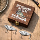 Funny, Dad - Children, Gift For Grandpa, Grandpa - Grandkids, Gift For Father, Fishing - We Hooked The Best Dad - Personalized Metal Fish Lure Set
