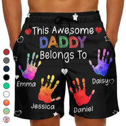 Ce papa génial appartient à - Short de plage unisexe personnalisé