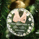Holding Hands Husband And Wife First Christmas - Personalized Circle Glass Ornament