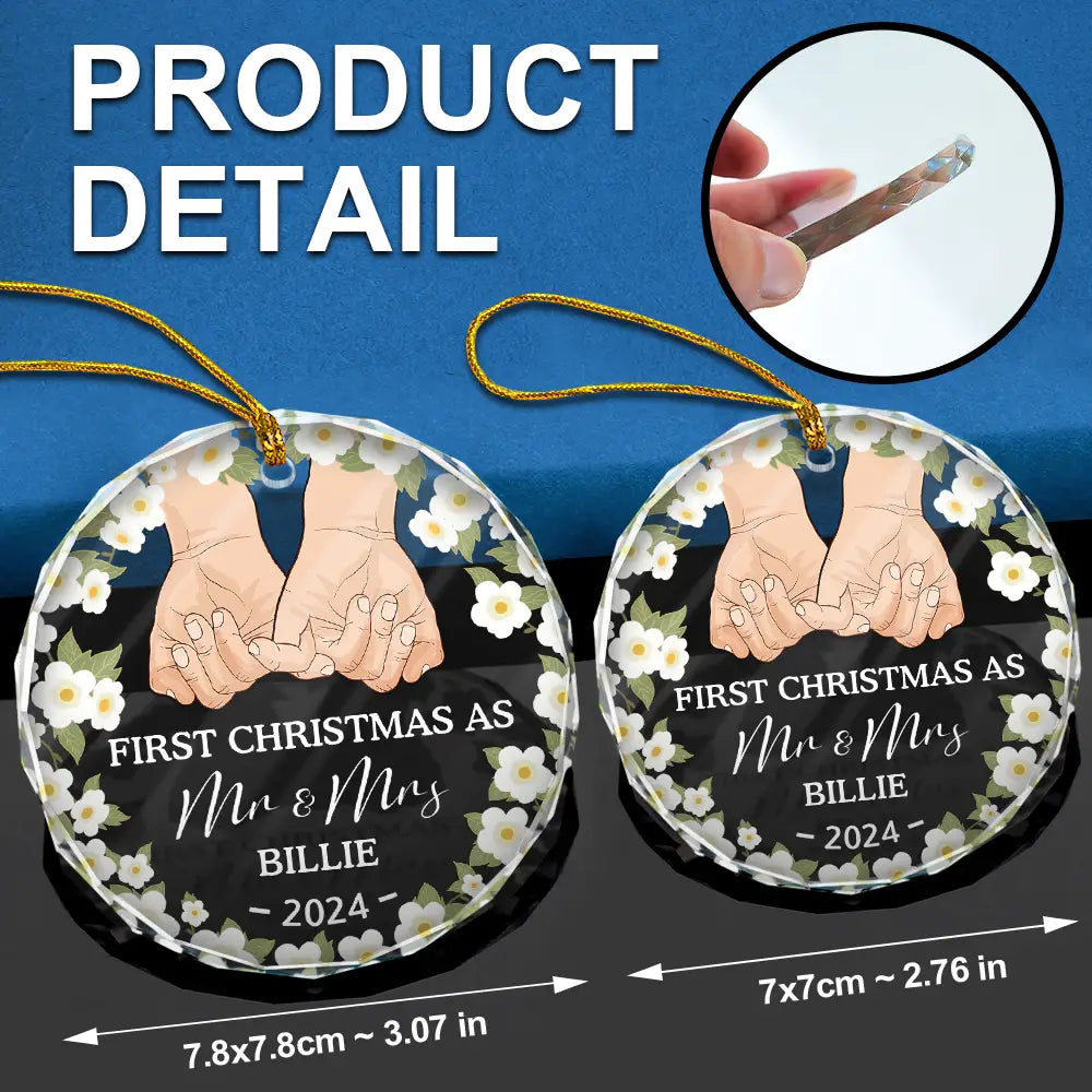 Holding Hands Husband And Wife First Christmas - Personalized Circle Glass Ornament