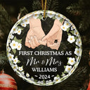 Holding Hands Husband And Wife First Christmas - Personalized Circle Glass Ornament