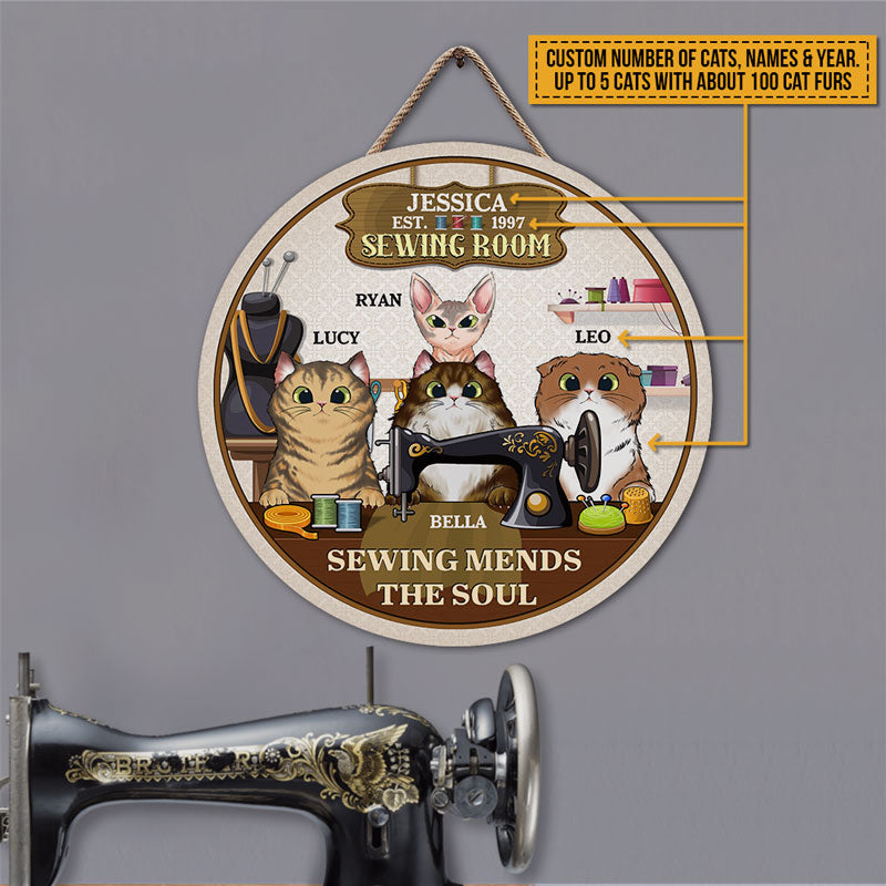 10 Round Wooden Sign: Vintage Scaredy Cats Welcome [AP7301